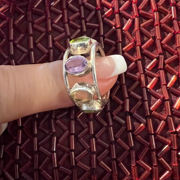 Jewelry - Sterling silver ring size 7